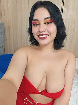 Snapshot of zoe_love18 chatting on 05/17/26, 02:42 zoe love18 online show from 05/17/26, 02:42
