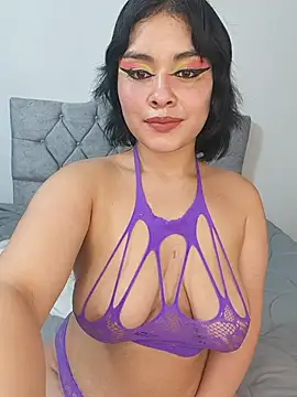 Snapshot of zoe_love18 chatting on 05/19/26, 04:41 zoe love18 online show from 05/19/26, 04:41