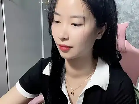 Snapshot of Linne6789 chatting on 03/09/26, 05:55 Linne6789 online show from 03/09/26, 05:55