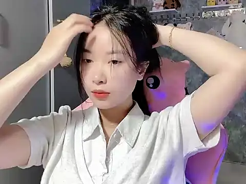 Snapshot of Linne6789 chatting on 04/03/26, 02:20 Linne6789 online show from 04/03/26, 02:20