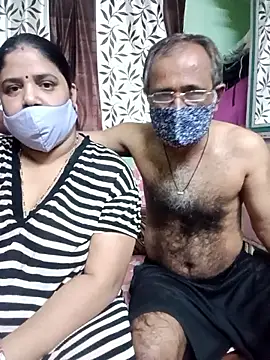 Snapshot of HoneyHush chatting on 03/23/26, 01:04 HoneyHush online show from 03/23/26, 01:04