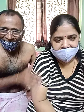 Snapshot of HoneyHush chatting on 03/24/26, 12:10 HoneyHush online show from 03/24/26, 12:10