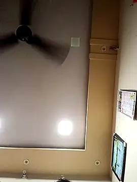 Snapshot of HoneyHush chatting on 04/03/26, 05:16 HoneyHush online show from 04/03/26, 05:16