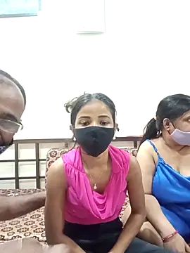 Snapshot of HoneyHush chatting on 04/11/26, 08:40 HoneyHush online show from 04/11/26, 08:40