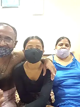 Snapshot of HoneyHush chatting on 04/25/26, 08:06 HoneyHush online show from 04/25/26, 08:06