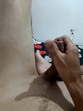 Snapshot of elvergon8721 chatting on 04/01/26, 06:36 elvergon8721 online show from 04/01/26, 06:36