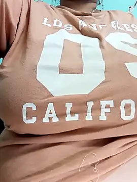 Snapshot of BustySexy_Nataly chatting on 03/06/26, 01:51 BustySexy Nataly online show from 03/06/26, 01:51