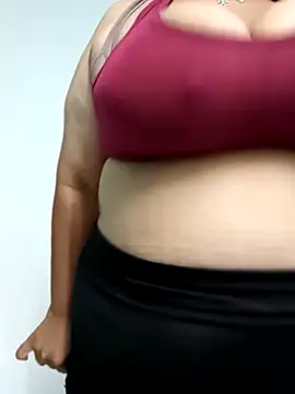 Snapshot of BustySexy_Nataly chatting on 04/10/26, 05:28 BustySexy Nataly online show from 04/10/26, 05:28