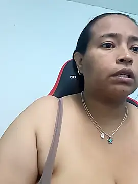 Snapshot of BustySexy_Nataly chatting on 04/13/26, 03:17 BustySexy Nataly online show from 04/13/26, 03:17