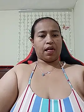 Snapshot of BustySexy_Nataly chatting on 05/25/26, 06:41 BustySexy Nataly online show from 05/25/26, 06:41