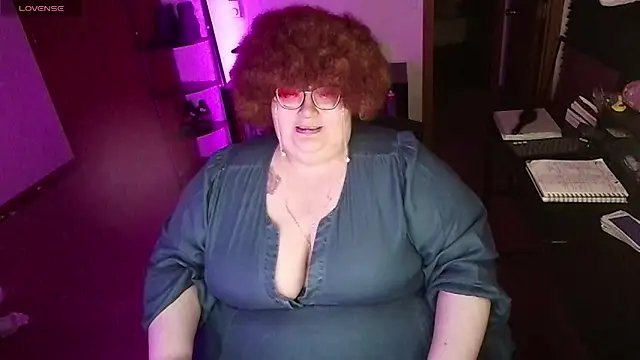 Snapshot of RileySynn chatting on 04/19/26, 06:02 RileySynn online show from 04/19/26, 06:02