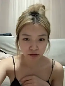 Snapshot of Rabbit-15 chatting on 06/24/26, 01:10 Rabbit-15 online show from 06/24/26, 01:10