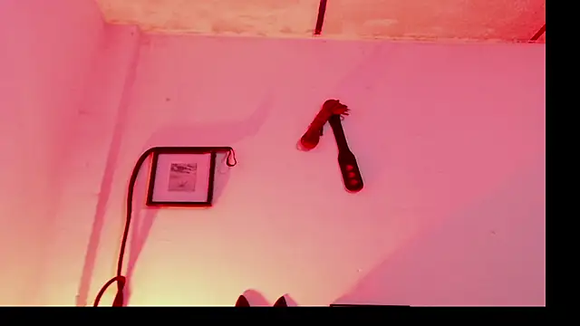 Snapshot of Girl_Bondage chatting on 05/04/26, 01:07 Girl Bondage online show from 05/04/26, 01:07