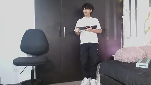 ian smith  online show from 02/18/26, 12:01