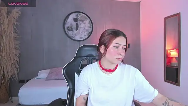 charlottee27  online show from 02/15/26, 02:08