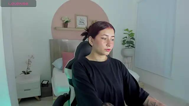 charlottee27  online show from 02/27/26, 07:25