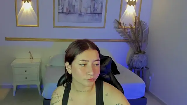 Snapshot of charlottee27_ chatting on 03/07/26, 02:19 charlottee27 online show from 03/07/26, 02:19