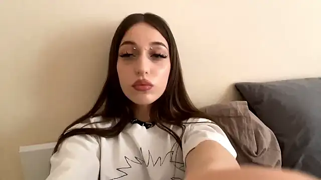 CutieWorm online show from 02/01/26, 11:20