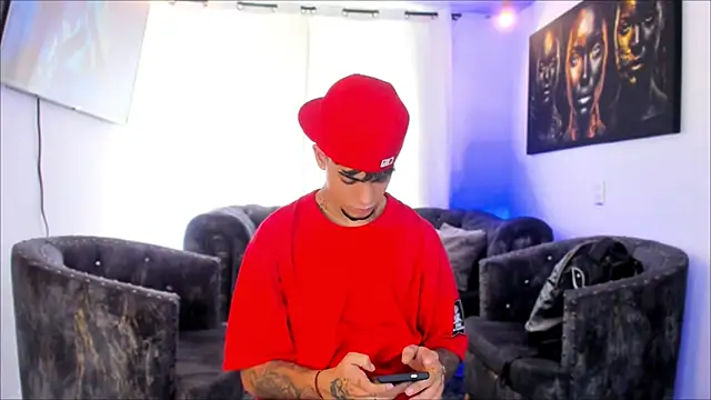 Snapshot of miguel_aguirre_ chatting on 02/01/26, 02:15 miguel aguirre online show from 02/01/26, 02:15