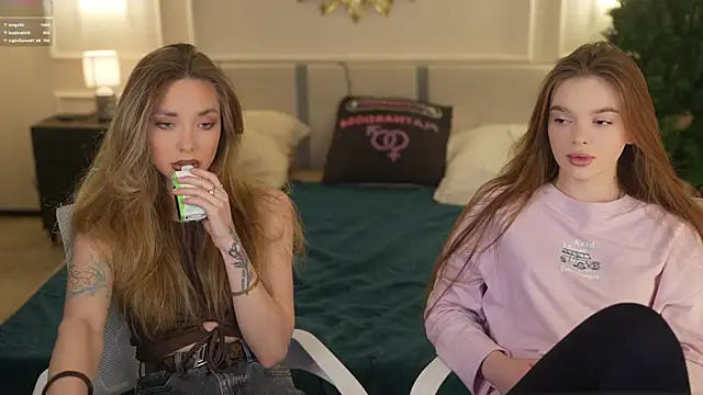 Snapshot of Zlata_Sky chatting on 01/17/26, 04:00 Zlata Sky online show from 01/17/26, 04:00