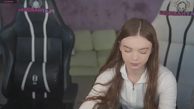 Snapshot of Zlata_Sky chatting on 03/06/26, 03:52 Zlata Sky online show from 03/06/26, 03:52