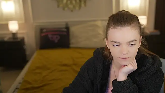 Snapshot of Zlata_Sky chatting on 03/24/26, 03:50 Zlata Sky online show from 03/24/26, 03:50