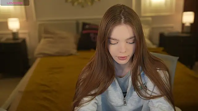 Snapshot of Zlata_Sky chatting on 04/04/26, 02:47 Zlata Sky online show from 04/04/26, 02:47