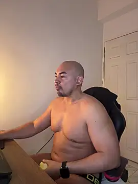 Snapshot of eros_colby chatting on 08/07/26, 12:40 eros colby online show from 08/07/26, 12:40