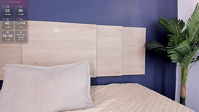 Snapshot of GrettaRouse chatting on 04/15/26, 02:51 GrettaRouse online show from 04/15/26, 02:51