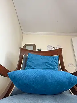 LilaRvsh online show from 04/17/26, 05:16