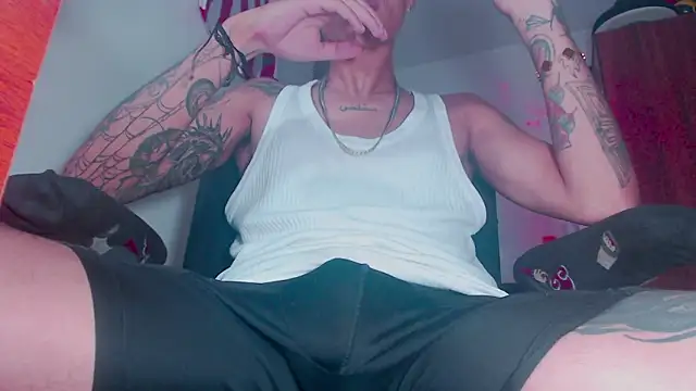 Snapshot of theskateboy chatting on 03/07/26, 05:26 theskateboy online show from 03/07/26, 05:26