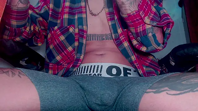 Snapshot of theskateboy chatting on 03/17/26, 07:01 theskateboy online show from 03/17/26, 07:01