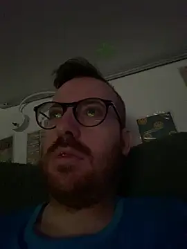 Snapshot of io1Elian chatting on 07/09/26, 03:05 io1Elian online show from 07/09/26, 03:05