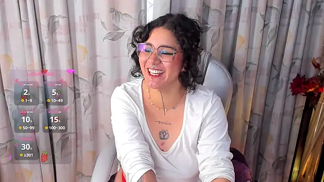 Snapshot of Sylvara_bx chatting on 05/21/26, 11:39 Sylvara bx online show from 05/21/26, 11:39