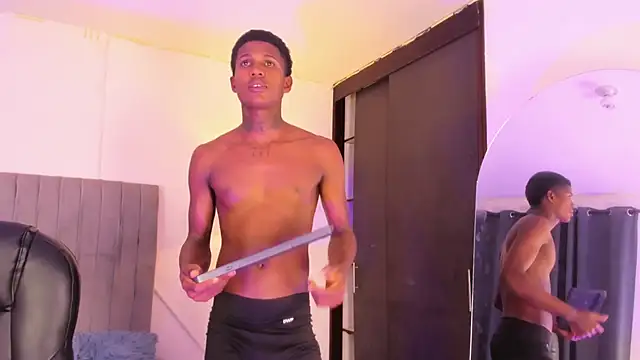 im oleiderr online show from 02/08/26, 04:05