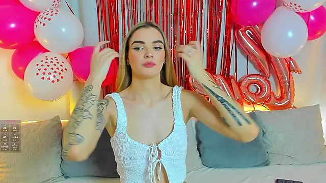 Snapshot of SinLuna_ chatting on 02/05/26, 04:00 SinLuna online show from 02/05/26, 04:00