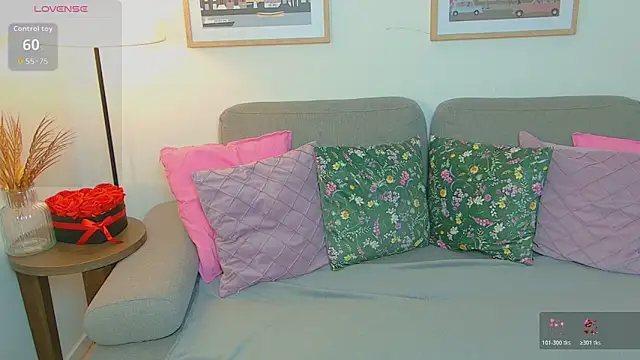 Snapshot of SinLuna_ chatting on 04/01/26, 02:47 SinLuna online show from 04/01/26, 02:47