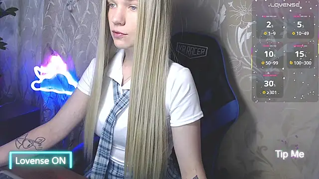 Snapshot of Shiny_Victoria chatting on 06/06/26, 07:57 Shiny Victoria online show from 06/06/26, 07:57