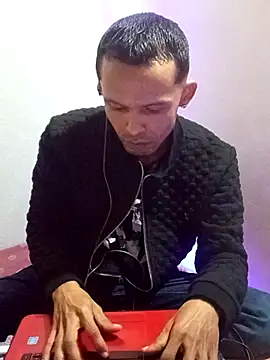 Snapshot of DeivisDeejay chatting on 03/12/26, 05:46 DeivisDeejay online show from 03/12/26, 05:46