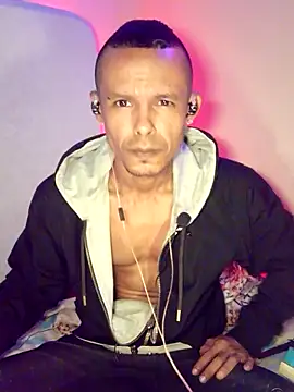 Snapshot of DeivisDeejay chatting on 04/04/26, 10:24 DeivisDeejay online show from 04/04/26, 10:24