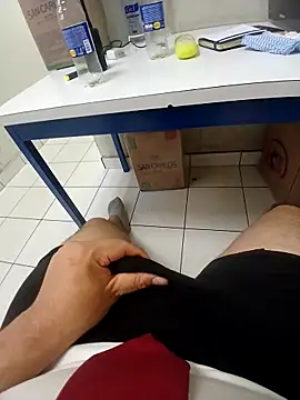 Snapshot of Taboada20 chatting on 04/04/26, 05:10 Taboada20 online show from 04/04/26, 05:10