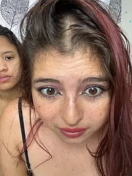 Snapshot of Vilu_and_Xuxi_ chatting on 03/09/26, 10:36 Vilu and Xuxi online show from 03/09/26, 10:36