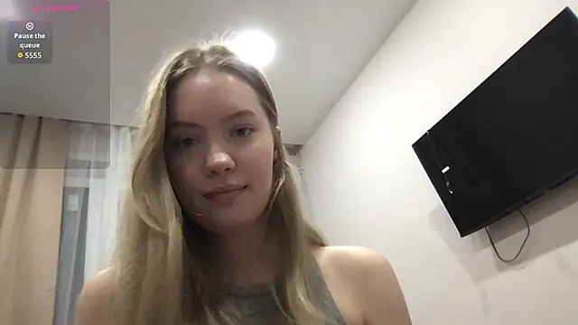 Snapshot of lola_boo chatting on 02/17/26, 03:40 lola boo online show from 02/17/26, 03:40