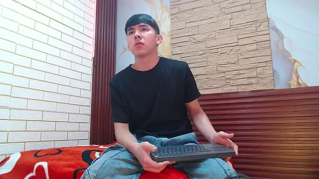 massimoferrera303av online show from 02/02/26, 09:24