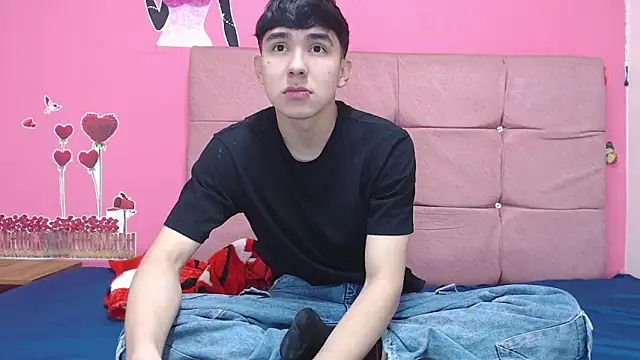 massimoferrera303av online show from 02/17/26, 05:19