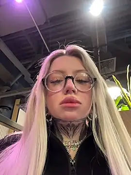 Chiibi online show from 02/14/26, 08:44