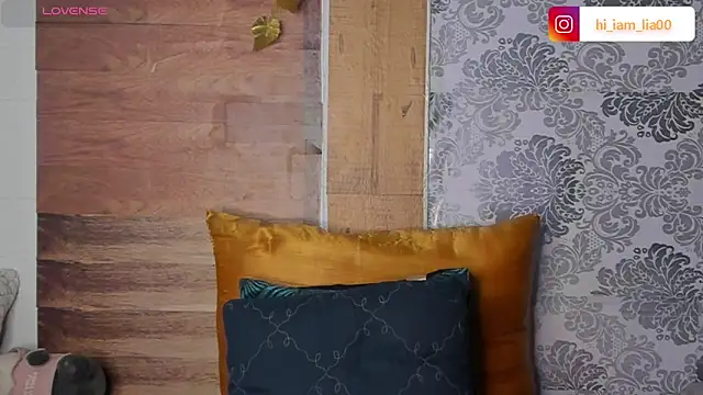 Snapshot of LiaHansson00 chatting on 03/18/26, 04:32 LiaHansson00 online show from 03/18/26, 04:32