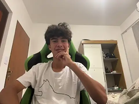 Snapshot of jpgrier chatting on 02/16/26, 01:35 jpgrier online show from 02/16/26, 01:35