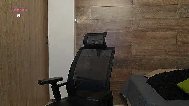 connor h1 online show from 03/17/26, 12:15