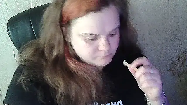 Snapshot of DollyGersoon chatting on 02/14/26, 06:32 DollyGersoon online show from 02/14/26, 06:32